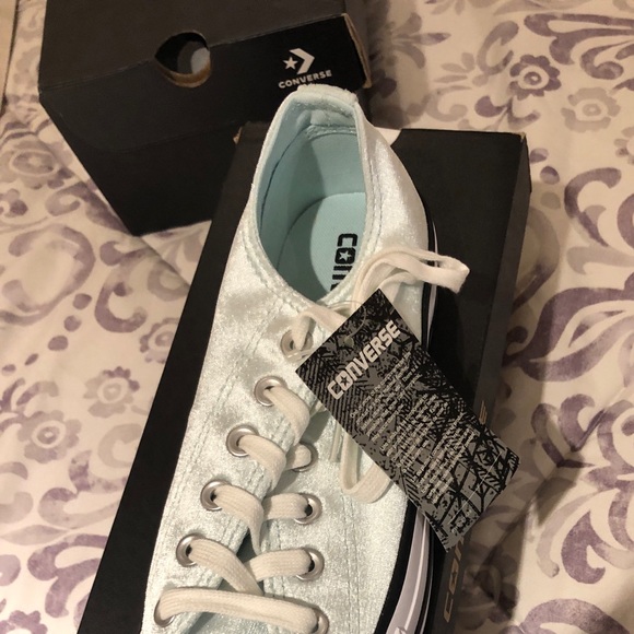 Converse - Picture 2 of 3